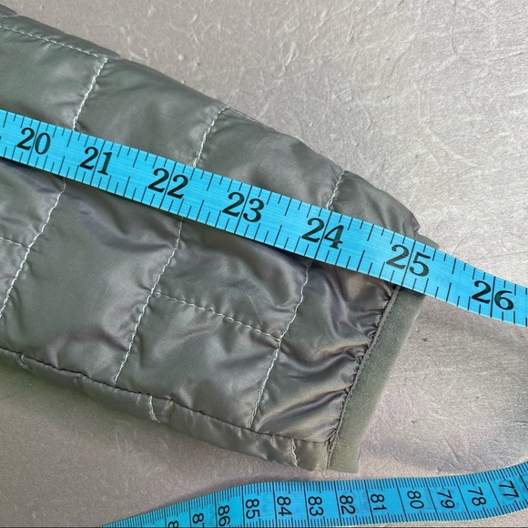 Patagonia Nano Puff women’s light weight jacket - Picture 10 of 16